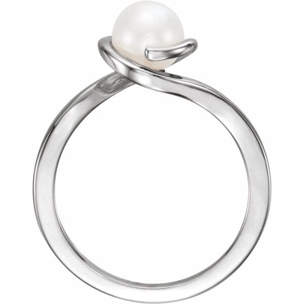 14K White Cultured White Freshwater Pearl Ring - Image 2